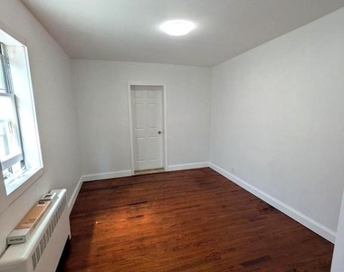 7524 Whitaker Avenue - Photo Thumbnail 10