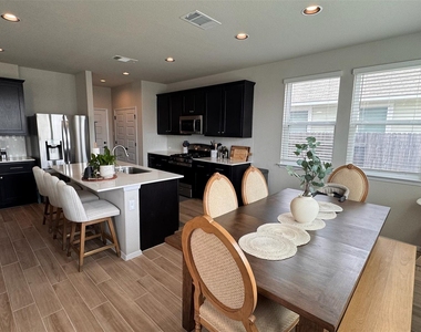 112 Tranchet Dr - Photo Thumbnail 1