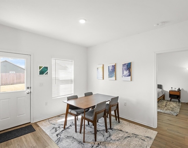 2729 Louris Ln - Photo Thumbnail 5