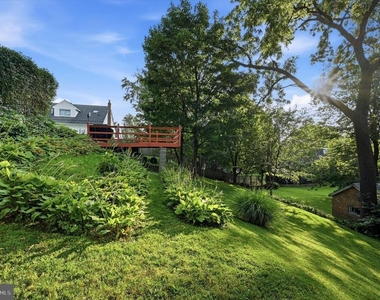 840 Delmont Drive - Photo Thumbnail 23