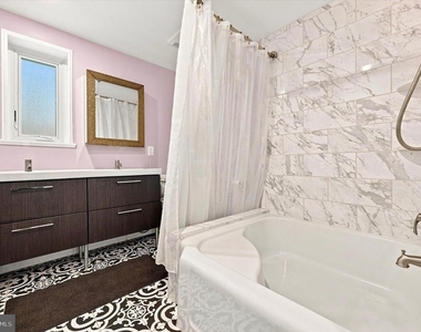 840 Delmont Drive - Photo Thumbnail 18