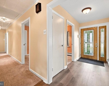840 Delmont Drive - Photo Thumbnail 4