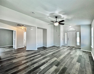 1014 Aiken Dr - Photo Thumbnail 5