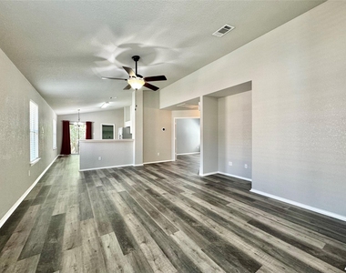 1014 Aiken Dr - Photo Thumbnail 15