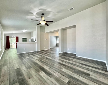 1014 Aiken Dr - Photo Thumbnail 13
