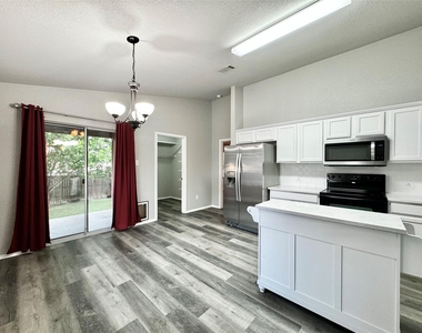 1014 Aiken Dr - Photo Thumbnail 11