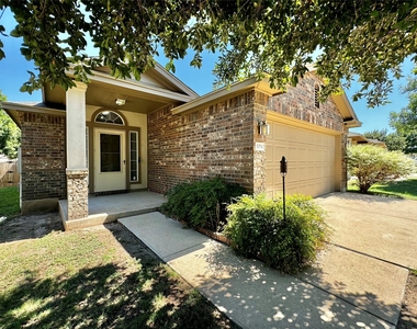 1014 Aiken Dr - Photo Thumbnail 2