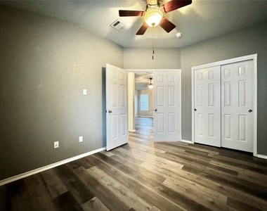 1014 Aiken Dr - Photo Thumbnail 23
