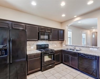 2880 Donnell Dr - Photo Thumbnail 10