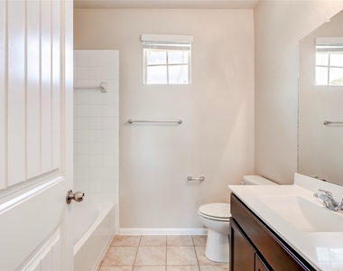 2880 Donnell Dr - Photo Thumbnail 24