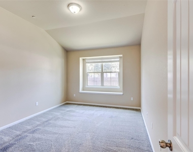 2880 Donnell Dr - Photo Thumbnail 14
