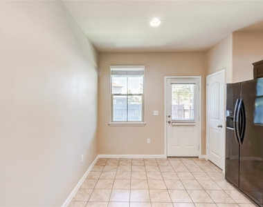 2880 Donnell Dr - Photo Thumbnail 12