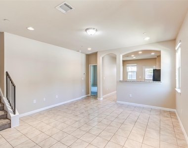2880 Donnell Dr - Photo Thumbnail 4