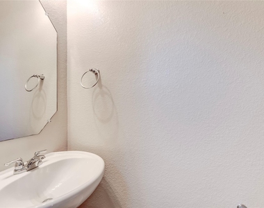 2880 Donnell Dr - Photo Thumbnail 13