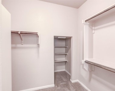 2880 Donnell Dr - Photo Thumbnail 20