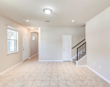 2880 Donnell Dr - Photo Thumbnail 6