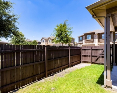 2880 Donnell Dr - Photo Thumbnail 32