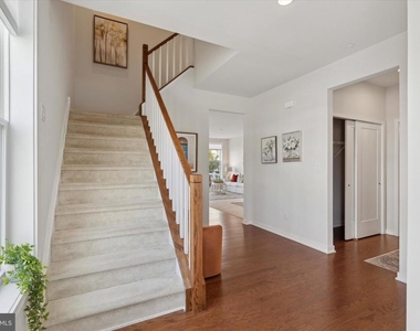 141 Junction Road - Photo Thumbnail 18