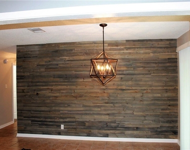 6806 Lunar Dr - Photo Thumbnail 4