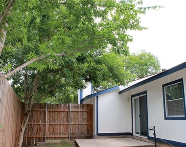 6806 Lunar Dr - Photo Thumbnail 17