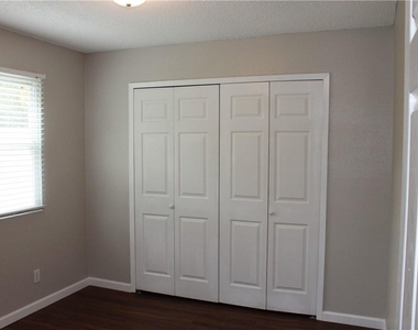 6806 Lunar Dr - Photo Thumbnail 18