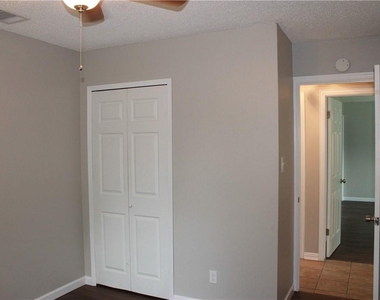 6806 Lunar Dr - Photo Thumbnail 14