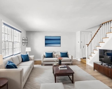 124 Brentwood Road - Photo Thumbnail 2