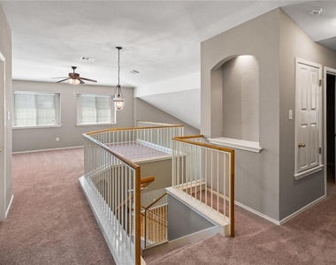 2633 Bolton St - Photo Thumbnail 9