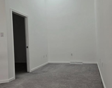 306 Cherrington Drive - Photo Thumbnail 24