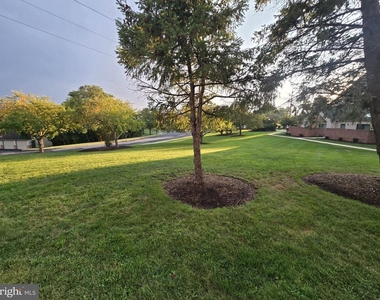 306 Cherrington Drive - Photo Thumbnail 3