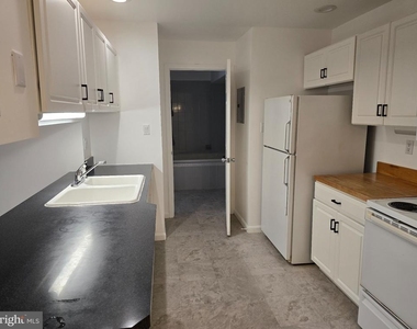 306 Cherrington Drive - Photo Thumbnail 12