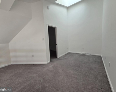 306 Cherrington Drive - Photo Thumbnail 23