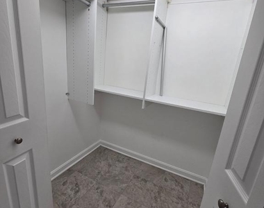 306 Cherrington Drive - Photo Thumbnail 18