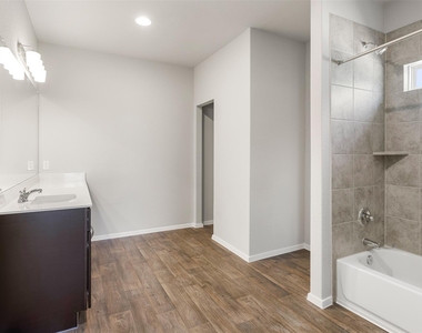 421 Hortus Dr - Photo Thumbnail 23
