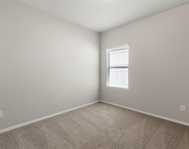421 Hortus Dr - Photo Thumbnail 8