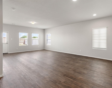 421 Hortus Dr - Photo Thumbnail 16