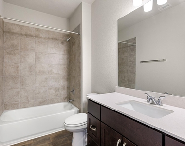 421 Hortus Dr - Photo Thumbnail 7