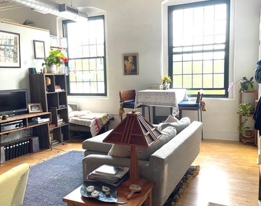 200 Lincoln Avenue - Photo Thumbnail 2
