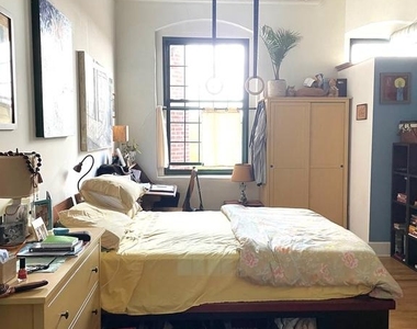 200 Lincoln Avenue - Photo Thumbnail 16