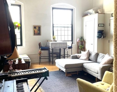 200 Lincoln Avenue - Photo Thumbnail 10