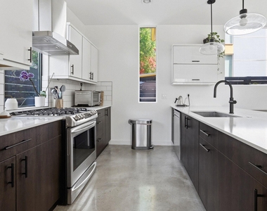 1606 Salina St - Photo Thumbnail 6