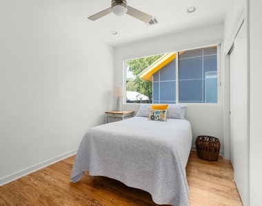 1606 Salina St - Photo Thumbnail 15