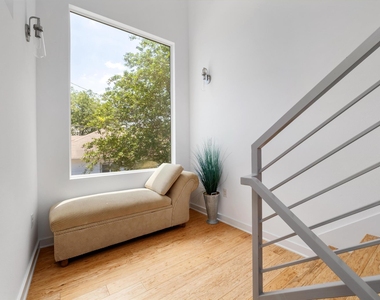 1606 Salina St - Photo Thumbnail 8