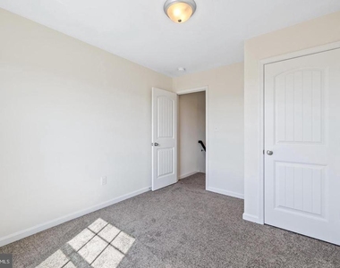 2010 Sienna Court - Photo Thumbnail 14