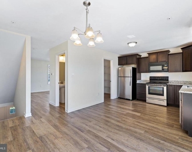 2010 Sienna Court - Photo Thumbnail 5