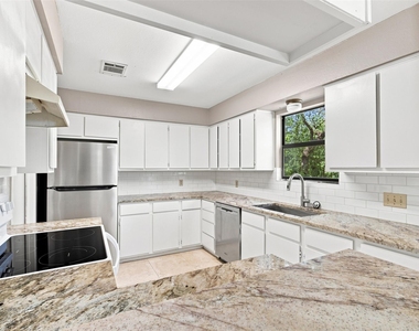 10010 Wildflower Ln - Photo Thumbnail 7