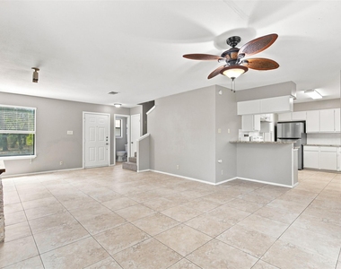 10010 Wildflower Ln - Photo Thumbnail 4