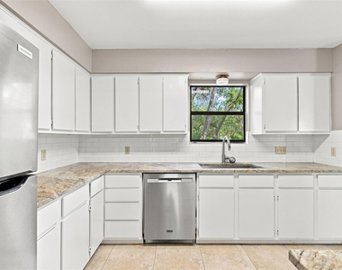 10010 Wildflower Ln - Photo Thumbnail 9