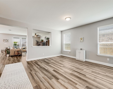 140 Auburn St - Photo Thumbnail 13