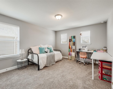 140 Auburn St - Photo Thumbnail 23